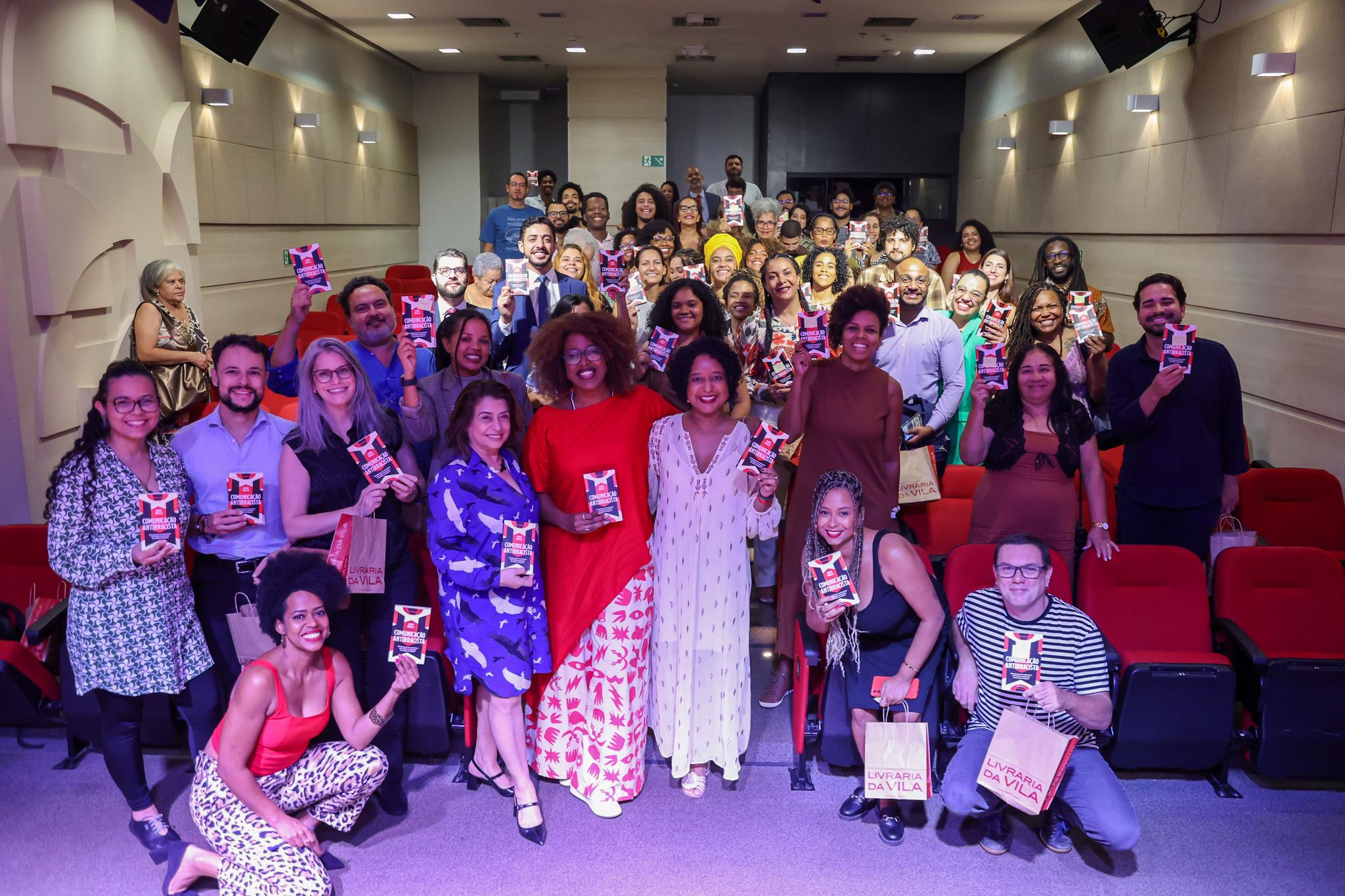Lançamento do livro Comunicação Antirracista, de Mídia Noelle.